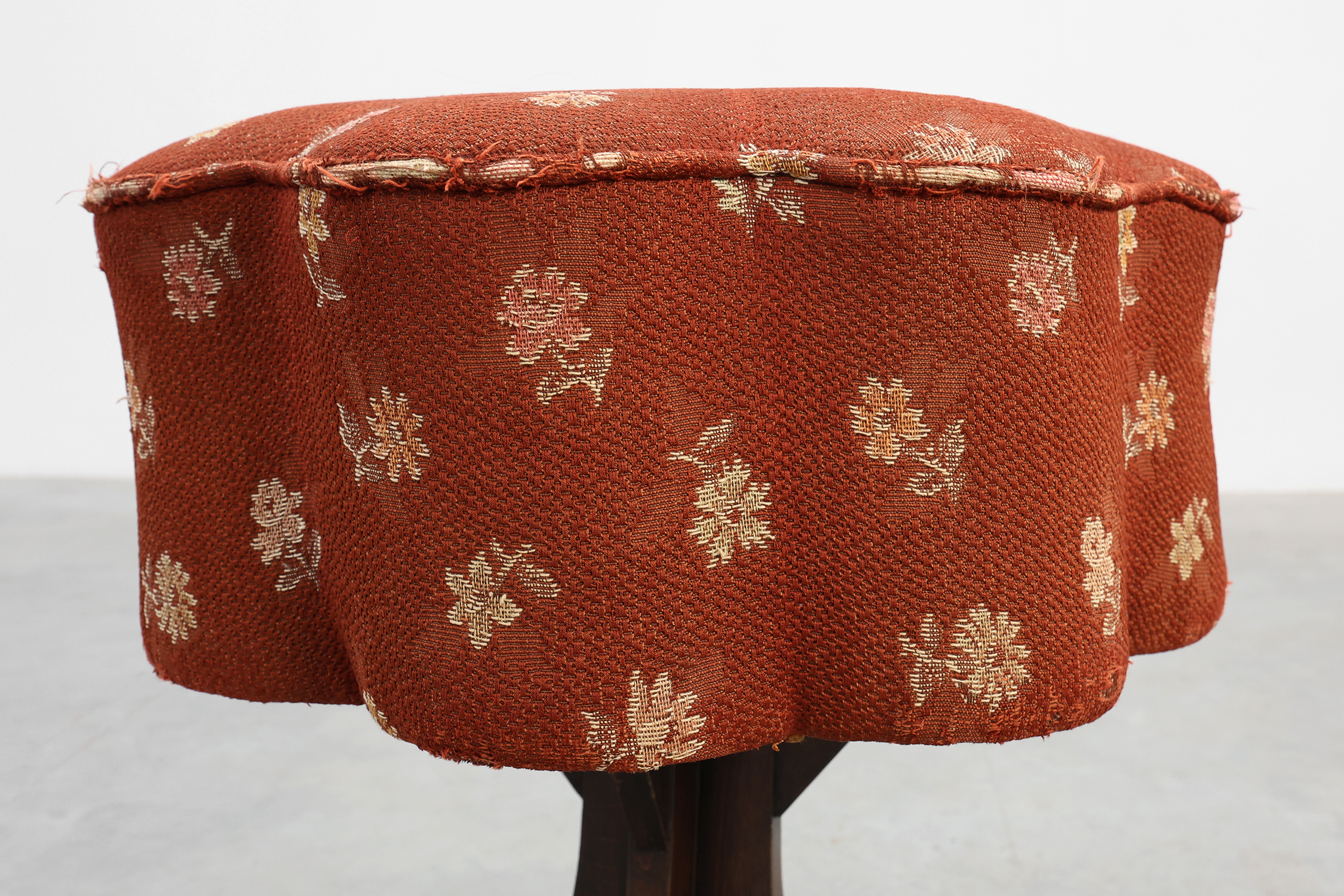 Art deco stool with curved legs and flower form seat with original upholstery, France 1920sthumbnail